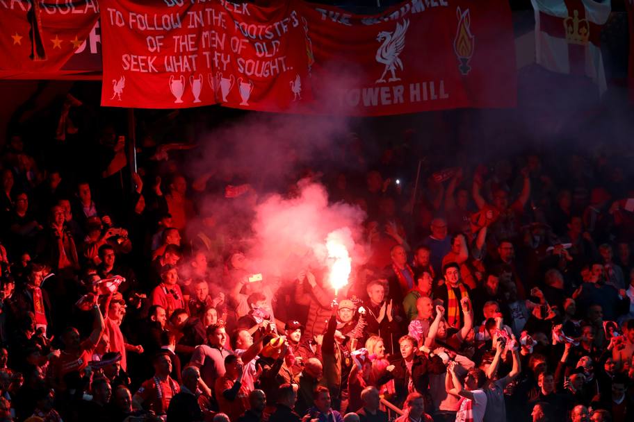 I tifosi del Liverpool in tribuna al St. Jakob-Park. Getty